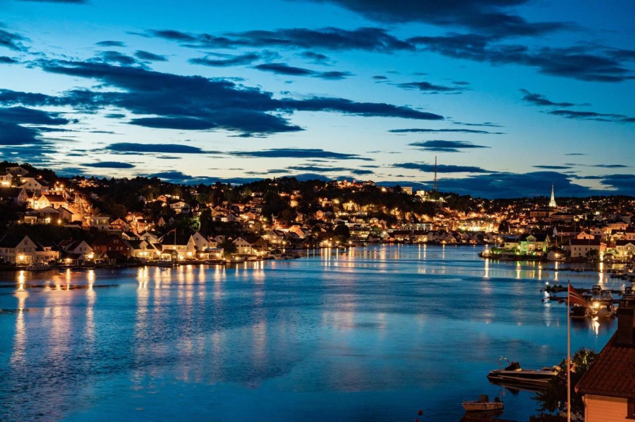 Hébergement de vacances Luxurious Boathouse With Private Dock In The Location In Arendal